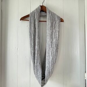 Celeste Women Gray Cable Knit Infinity Loop Scarf Soft Wool Cashmere Blend EUC